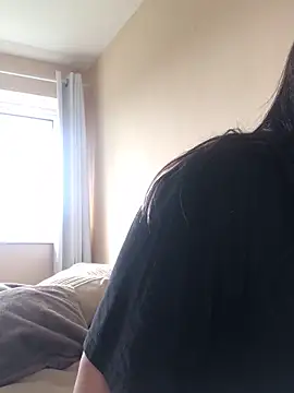 YourFrenchFeliciexo online show from April 15, 2026, 2:32 pm