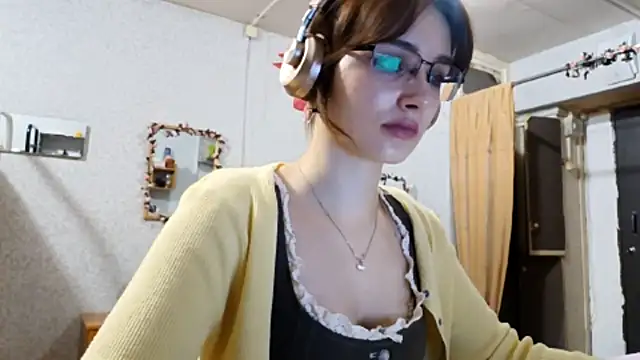 IcyKleys online show from October 23, 2025, 1:43 pm