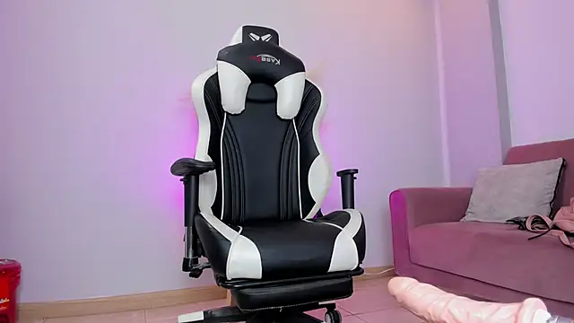 stefy bratz online show from April 23, 2026, 12:11 pm