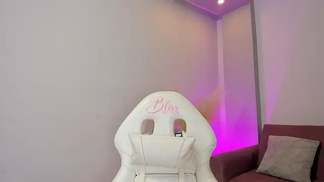 stefy bratz online show from April 22, 2026, 12:01 pm