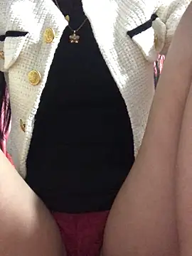 Kylie beem online show from November 3, 2025, 2:28 am