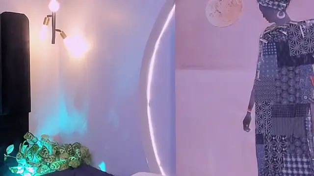 Snapshot of Juli_Casanova chatting on November 21, 2025, 3:27 am Juli Casanova online show from November 21, 2025, 3:27 am