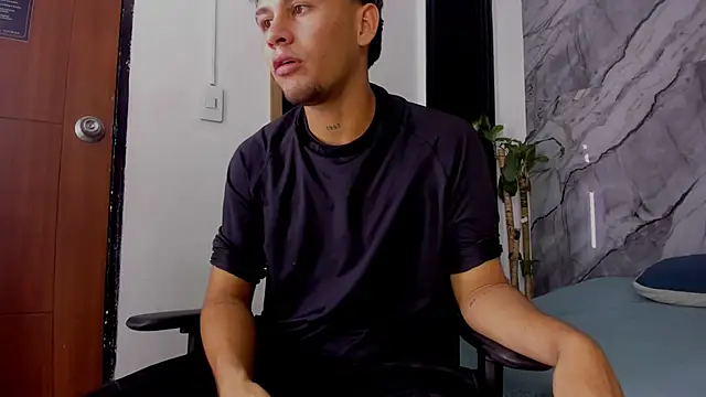 Alan-Smith1 online show from November 12, 2025, 8:01 pm