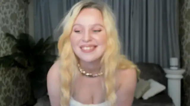 KyleyJacksone online show from October 31, 2025, 7:43 pm