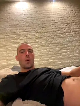 Rotteei1 online show from November 6, 2025, 7:07 pm