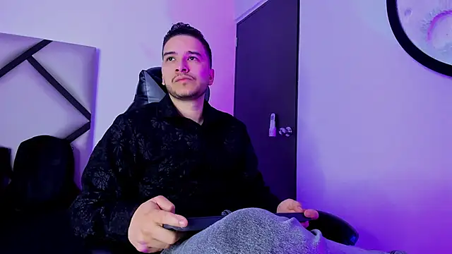 mike 257 online show from October 28, 2025, 11:42 am