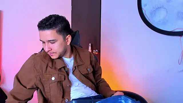 mike 257 online show from November 12, 2025, 11:47 am