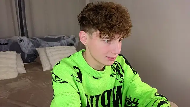 Snapshot of crisp1n chatting on November 2, 2025, 3:17 pm crisp1n online show from November 2, 2025, 3:17 pm