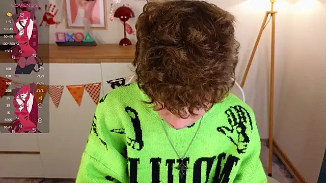 Snapshot of crisp1n chatting on November 7, 2025, 3:16 pm crisp1n online show from November 7, 2025, 3:16 pm