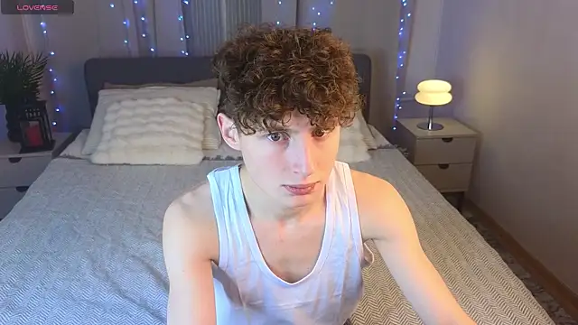 Snapshot of crisp1n chatting on November 21, 2025, 2:49 pm crisp1n online show from November 21, 2025, 2:49 pm