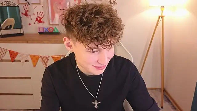 Snapshot of crisp1n chatting on October 29, 2025, 3:44 pm crisp1n online show from October 29, 2025, 3:44 pm