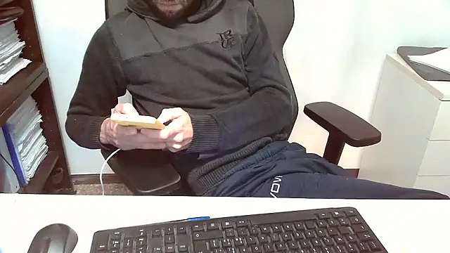 Snapshot of topg84 chatting on December 3, 2025, 7:46 pm topg84 online show from December 3, 2025, 7:46 pm