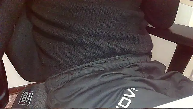 Snapshot of topg84 chatting on March 4, 2026, 7:10 pm topg84 online show from March 4, 2026, 7:10 pm