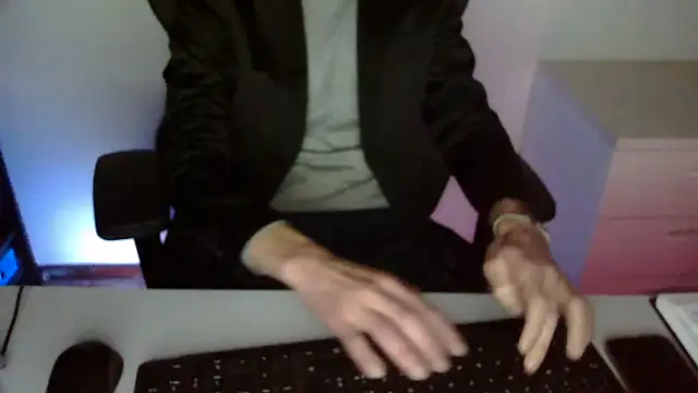 Snapshot of topg84 chatting on March 14, 2026, 6:47 pm topg84 online show from March 14, 2026, 6:47 pm