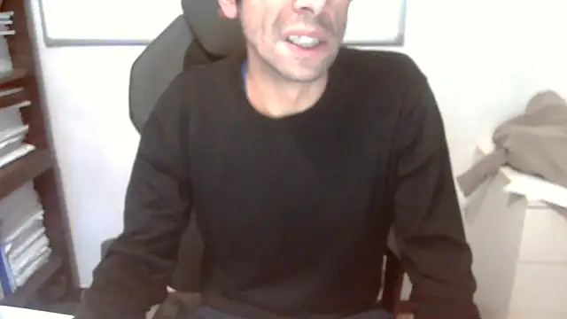 Snapshot of topg84 chatting on December 16, 2025, 6:12 pm topg84 online show from December 16, 2025, 6:12 pm