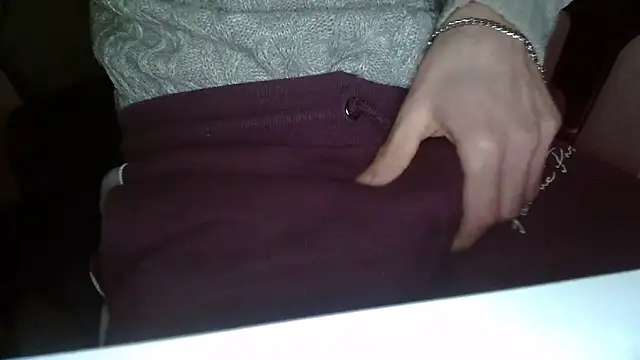 Snapshot of topg84 chatting on March 22, 2026, 7:04 pm topg84 online show from March 22, 2026, 7:04 pm