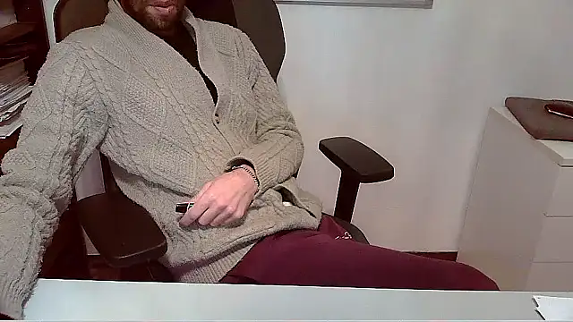 Snapshot of topg84 chatting on November 29, 2025, 3:12 pm topg84 online show from November 29, 2025, 3:12 pm