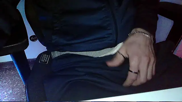 Snapshot of topg84 chatting on March 23, 2026, 5:24 pm topg84 online show from March 23, 2026, 5:24 pm