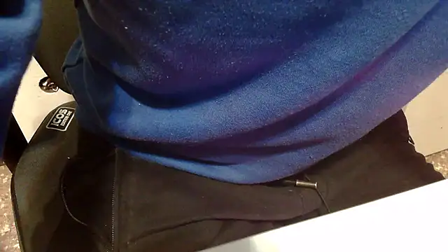 Snapshot of topg84 chatting on March 1, 2026, 6:30 pm topg84 online show from March 1, 2026, 6:30 pm