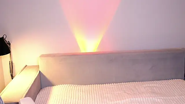 Snapshot of WhyEmmyCry chatting on February 15, 2026, 7:51 am WhyEmmyCry online show from February 15, 2026, 7:51 am