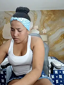 Snapshot of NahomiWalker_ chatting on February 21, 2026, 7:49 pm NahomiWalker online show from February 21, 2026, 7:49 pm