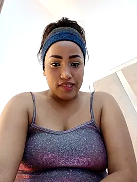 NahomiWalker  online show from November 12, 2025, 6:34 pm