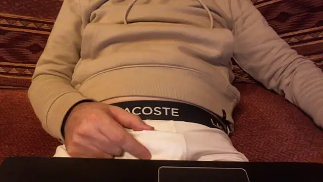 Snapshot of orbea40 chatting on November 15, 2025, 4:33 pm orbea40 online show from November 15, 2025, 4:33 pm