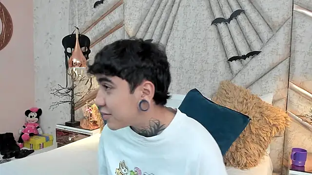 SantiOlsen online show from November 11, 2025, 12:22 pm