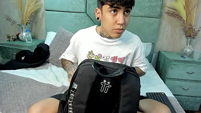 SantiOlsen online show from December 17, 2025, 12:10 pm