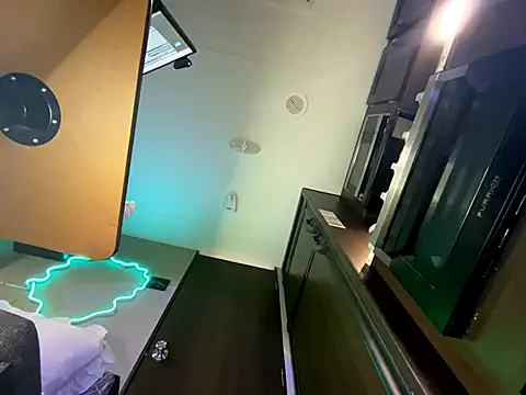 Thedeepwebcutie online show from December 20, 2025, 1:58 pm