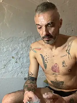 Snapshot of Italmanu85 chatting on March 11, 2026, 10:42 am Italmanu85 online show from March 11, 2026, 10:42 am