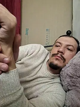 bbyxklaus online show from October 26, 2025, 5:57 pm