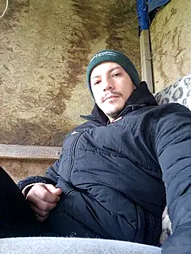 bbyxklaus online show from November 22, 2025, 12:37 pm