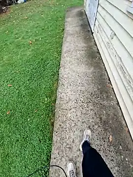 bbyxklaus online show from October 22, 2025, 8:36 am