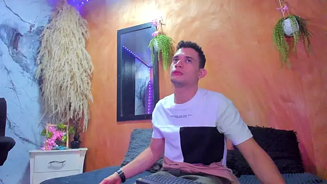 Snapshot of Jax_Thunder chatting on February 13, 2026, 1:33 pm Jax Thunder online show from February 13, 2026, 1:33 pm