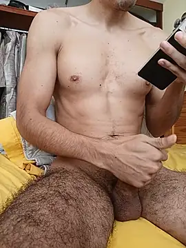 Snapshot of ItaloFitBoy25 chatting on May 31, 2026, 2:45 pm ItaloFitBoy25 online show from May 31, 2026, 2:45 pm