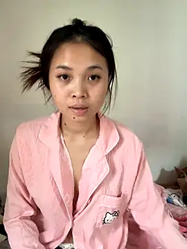 aaaaawhate online show from November 8, 2025, 7:34 am