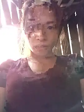 Snapshot of -Pearl- chatting on October 23, 2025, 5:50 am -Pearl- online show from October 23, 2025, 5:50 am