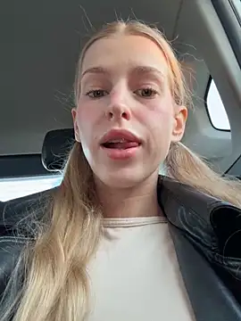 kira mia online show from March 27, 2026, 3:57 pm