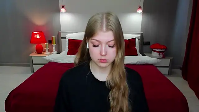 Stella Light online show from April 21, 2026, 4:30 am