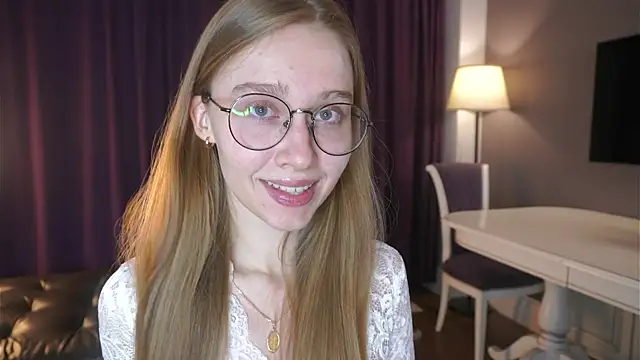 ArianaSweazy online show from December 16, 2025, 3:27 pm