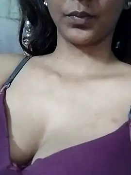 Snapshot of Aaliya_BigBoobs_1 chatting on May 18, 2026, 2:33 pm Aaliya BigBoobs 1 online show from May 18, 2026, 2:33 pm