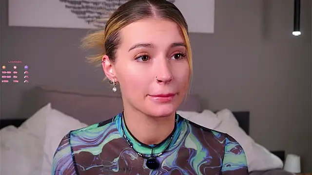 Snapshot of buvei chatting on November 12, 2025, 1:48 pm buvei online show from November 12, 2025, 1:48 pm