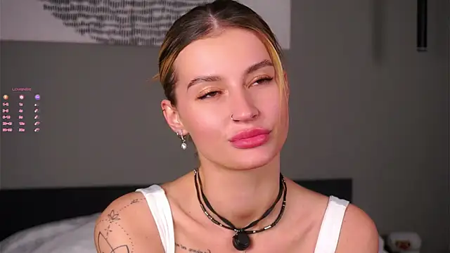 Snapshot of buvei chatting on November 17, 2025, 1:04 pm buvei online show from November 17, 2025, 1:04 pm