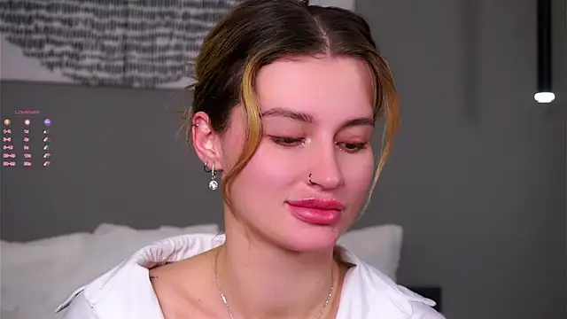 Snapshot of buvei chatting on December 15, 2025, 1:06 pm buvei online show from December 15, 2025, 1:06 pm