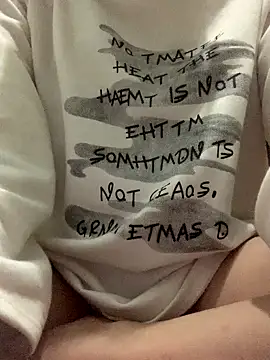 italy-12 online show from November 3, 2025, 1:22 am