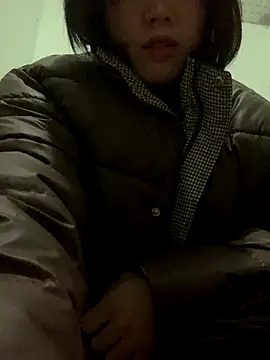 italy-12 online show from November 4, 2025, 2:15 am