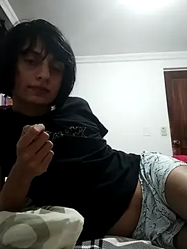 Snapshot of sophiasleepy1 chatting on November 8, 2025, 4:05 am sophiasleepy1 online show from November 8, 2025, 4:05 am