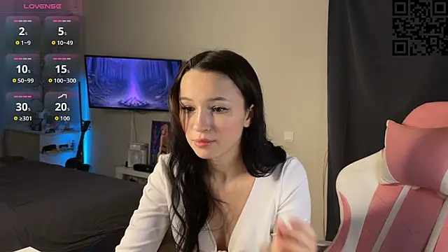 ella simons online show from November 18, 2025, 12:26 am