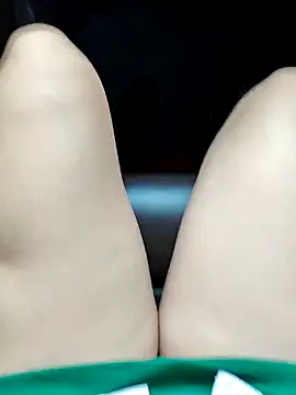 Snapshot of Mina-02 chatting on February 4, 2026, 7:03 am Mina-02 online show from February 4, 2026, 7:03 am